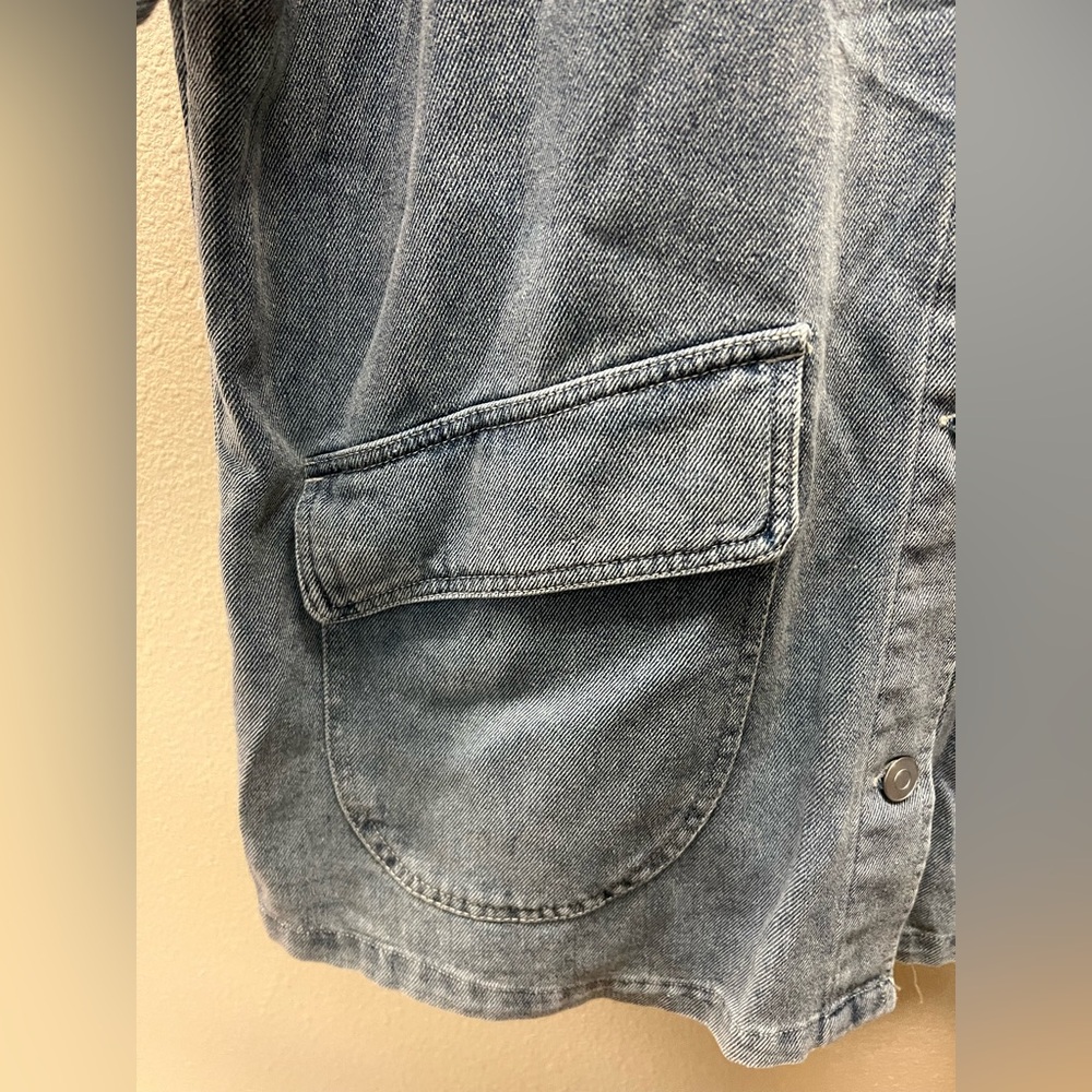 Ultra Flirt - Large - New With Tags - Light Blue Denim Barn Jacket  Cream Label - Picture 7 of 9